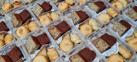 Assorted Kueh & Cakes ( 4 - 5 ) pcs